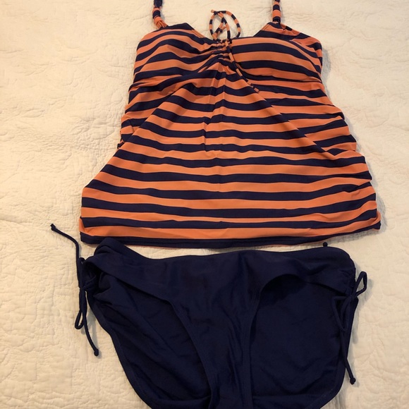 Maternity swimsuit - Picture 1 of 4